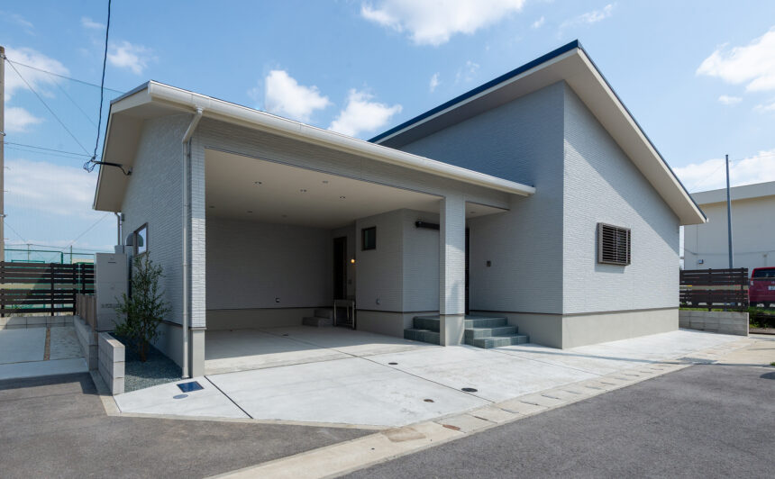 施工実績追加!「一緒にいても、ひとりでも、心地よい。ビルトインガレージ付きの平屋」